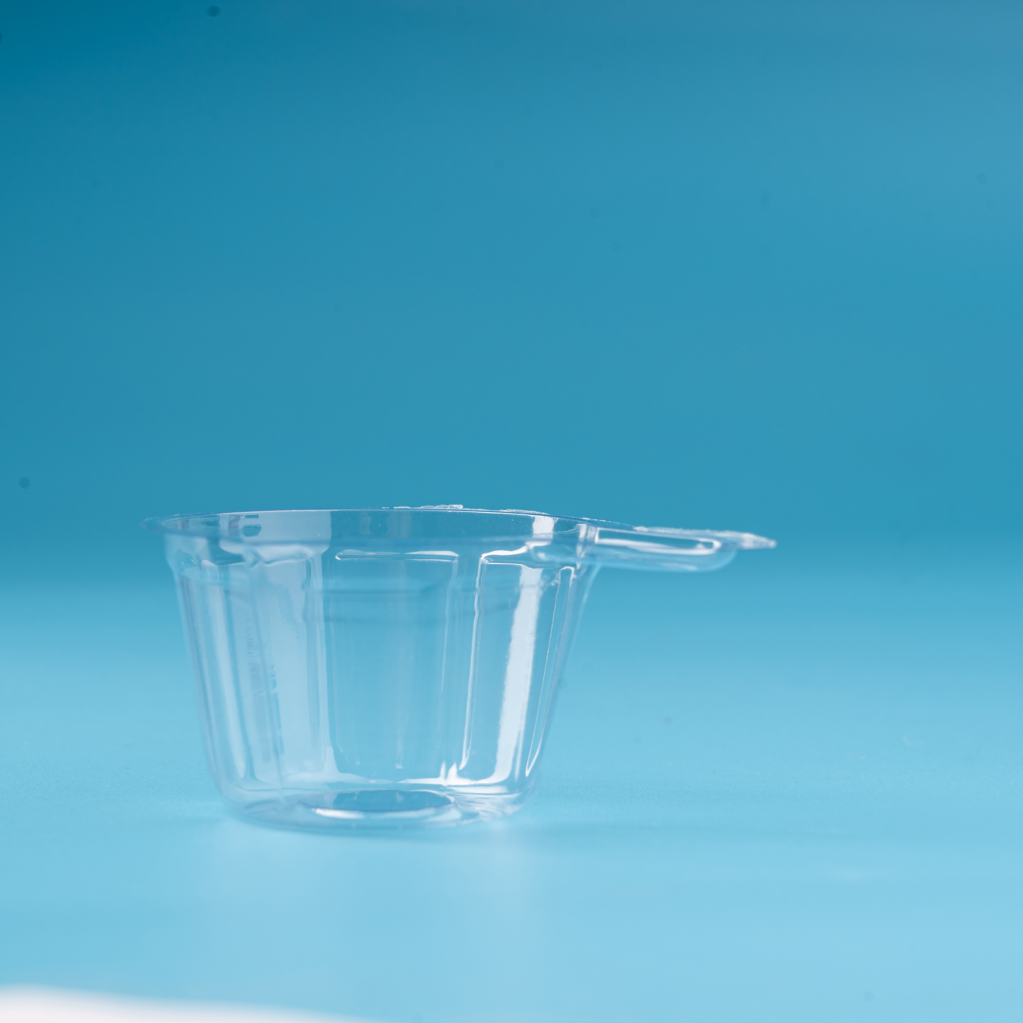 透明尿杯